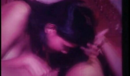 若くて陽気な十代は屋外で角質を取得します エッチ 動画 女 向け